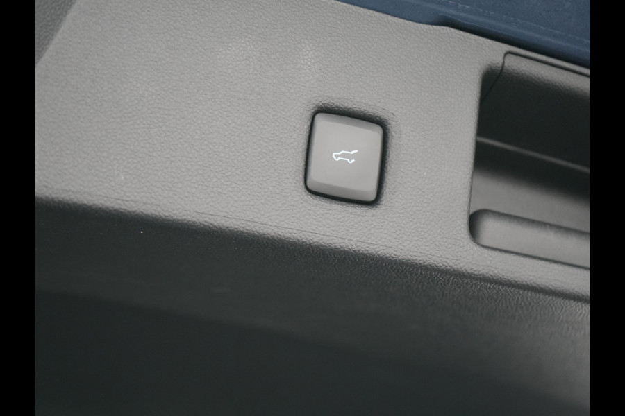 Ford Kuga 2.5 ST-Line X PHEV 225pk Dealer O.H. | Trekhaak Af Fabriek | Adaptive Cruise | 360 Camera | Bang & Olufsen | Alcantara Sportstoelen Verwarmd | Stuurverwarmd | Keyless | Blis | Apple Carplay | Navigatie | DAB | Plug In Hybrid |