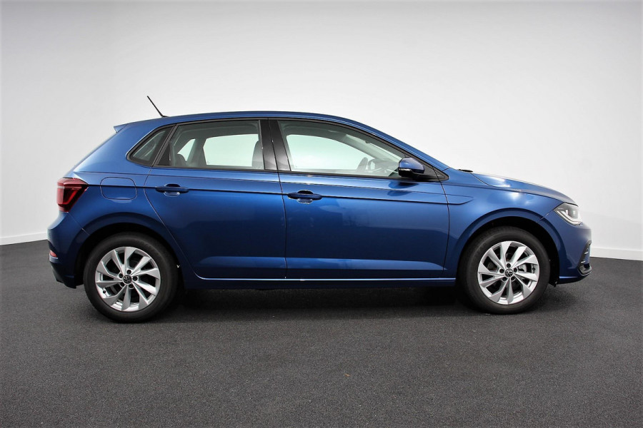 Volkswagen Polo 1.0 TSI DSG Style Navigatie Climate Control Adaptieve Cruise Control Camera Lane Assist LED Matrix DAB Parkeer sensoren Apple Carplay/ Android Auto