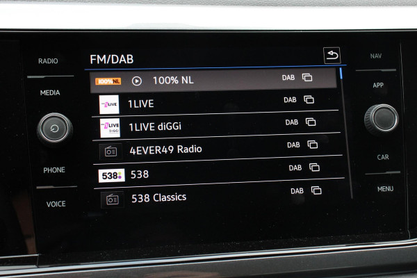 Volkswagen Polo 1.0 TSI DSG Style Navigatie Climate Control Adaptieve Cruise Control Camera Lane Assist LED Matrix DAB Parkeer sensoren Apple Carplay/ Android Auto