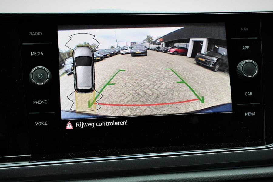 Volkswagen Polo 1.0 TSI DSG Style Navigatie Climate Control Adaptieve Cruise Control Camera Lane Assist LED Matrix DAB Parkeer sensoren Apple Carplay/ Android Auto
