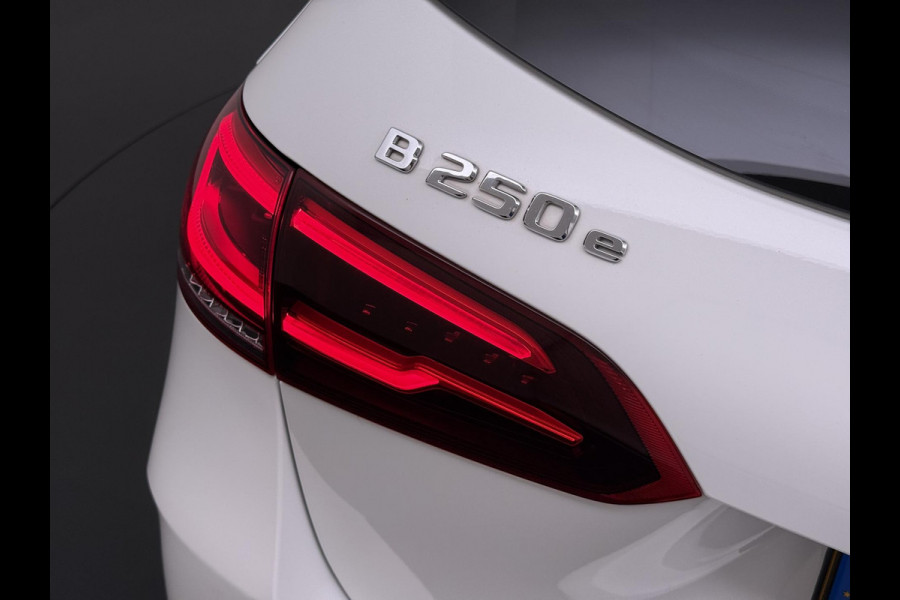 Mercedes-Benz B-Klasse 250 e Business Solution AMG Limited PANORAMA DAK | 360 CAMERA | SFEER VERLICHTING | ADAPTIEF CRUISE CONTROL | MEMORY OP STOEL | HEAD-UP DISPLAY | 12 MND BOVAG GARANTIE |