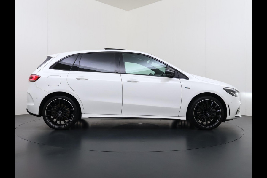 Mercedes-Benz B-Klasse 250 e Business Solution AMG Limited PANORAMA DAK | 360 CAMERA | SFEER VERLICHTING | ADAPTIEF CRUISE CONTROL | MEMORY OP STOEL | HEAD-UP DISPLAY | 12 MND BOVAG GARANTIE |