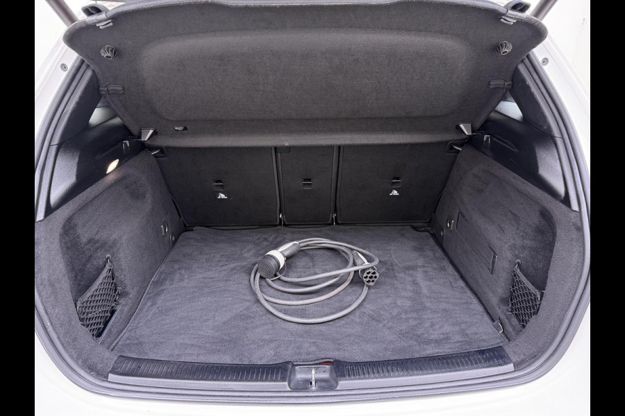 Mercedes-Benz B-Klasse 250 e Business Solution AMG Limited PANORAMA DAK | 360 CAMERA | SFEER VERLICHTING | ADAPTIEF CRUISE CONTROL | MEMORY OP STOEL | HEAD-UP DISPLAY | 12 MND BOVAG GARANTIE |