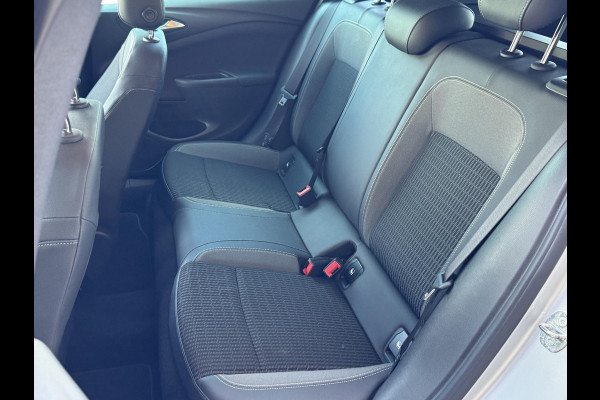 Opel Astra Sports Tourer 1.2 Design & Tech NL-AUTO | TREKHAAK | NAVI | LED