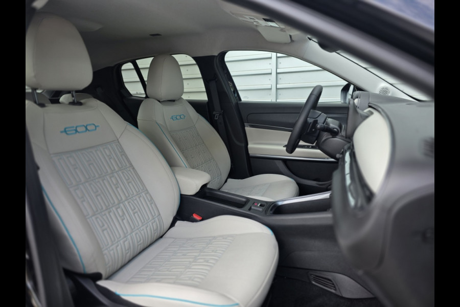 Fiat 600 105PK Hybrid La Prima | Massagestoel | Leder | Full options |