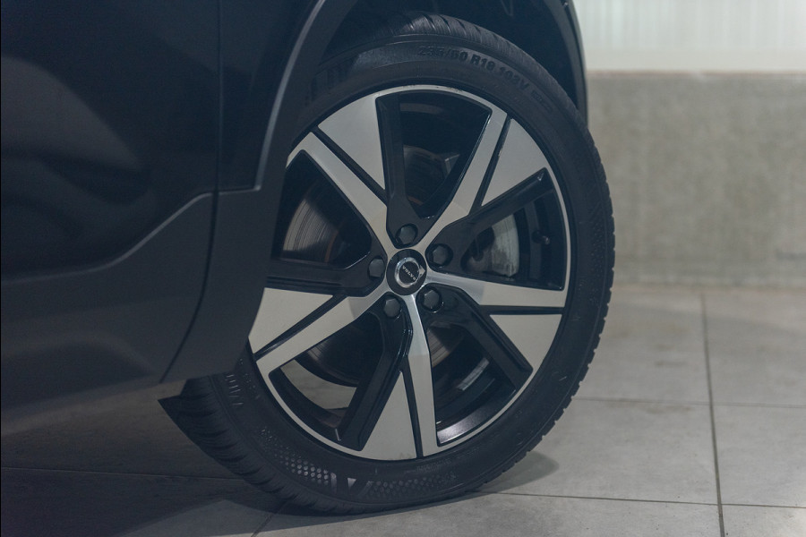 Volvo XC40 T4 Aut. Plug-in Hybrid R-Design Parkeercamera Panoramadak 211pk