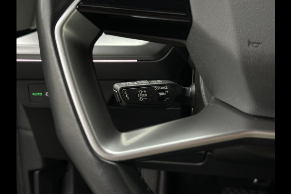 Audi Q4 e-tron 40 77 kWh S-Line #RS-Leder | Black-Edition | ACC | Sfeerverlichting | Virtual-Cockpit | Stoelverwarming | 3-Zone Clima | Virtual-Cockpit | Camera | LED | Getint Glas | Carplay | Autom. Parkeren |