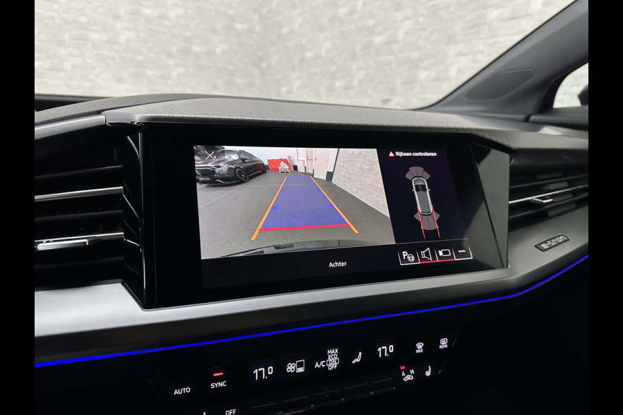 Audi Q4 e-tron 40 77 kWh S-Line #RS-Leder | Black-Edition | ACC | Sfeerverlichting | Virtual-Cockpit | Stoelverwarming | 3-Zone Clima | Virtual-Cockpit | Camera | LED | Getint Glas | Carplay | Autom. Parkeren |