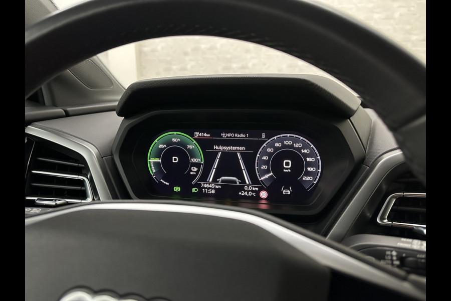 Audi Q4 e-tron 40 77 kWh S-Line #RS-Leder | Black-Edition | ACC | Sfeerverlichting | Virtual-Cockpit | Stoelverwarming | 3-Zone Clima | Virtual-Cockpit | Camera | LED | Getint Glas | Carplay | Autom. Parkeren |