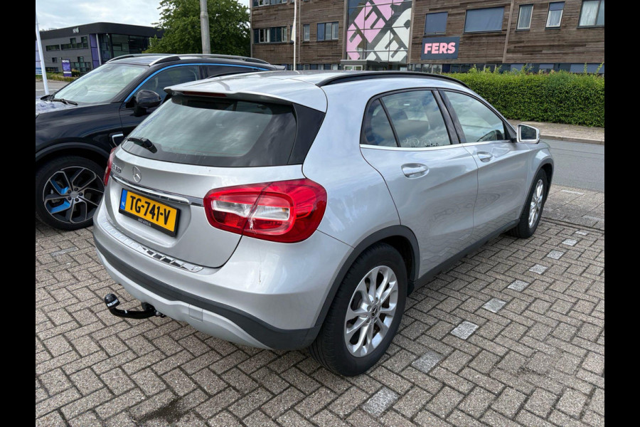 Mercedes-Benz GLA 180 Business Solution | Automaat | Trekhaak | Elek. Kofferklep | Camera |