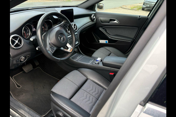 Mercedes-Benz GLA 180 Business Solution | Automaat | Trekhaak | Elek. Kofferklep | Camera |