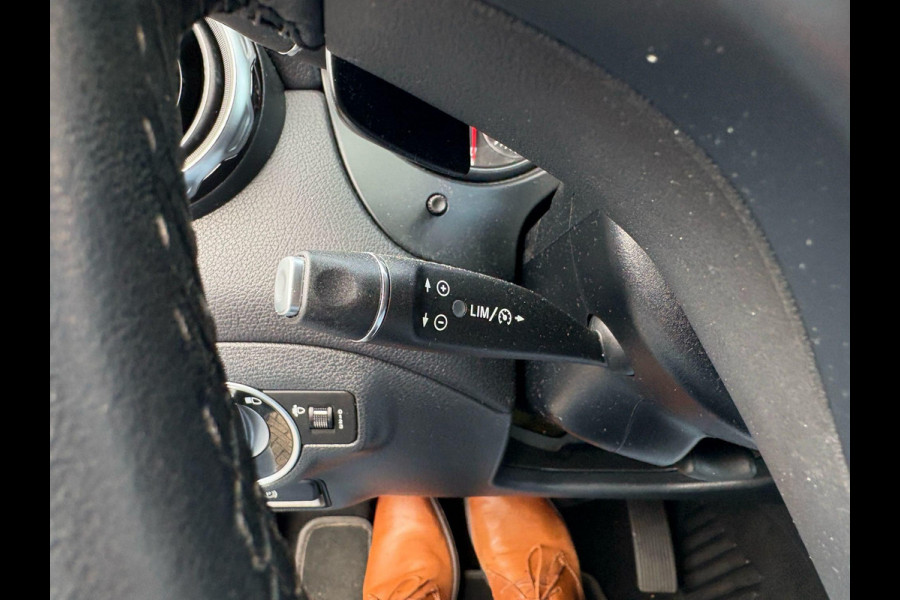 Mercedes-Benz GLA 180 Business Solution | Automaat | Trekhaak | Elek. Kofferklep | Camera |