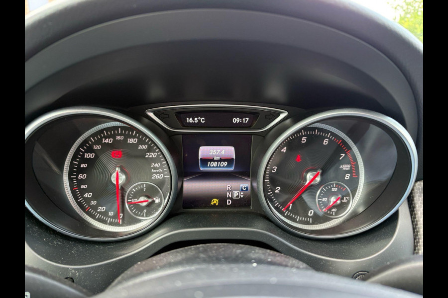 Mercedes-Benz GLA 180 Business Solution | Automaat | Trekhaak | Elek. Kofferklep | Camera |
