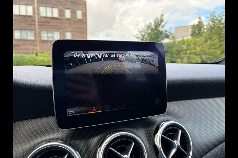Mercedes-Benz GLA 180 Business Solution | Automaat | Trekhaak | Elek. Kofferklep | Camera |