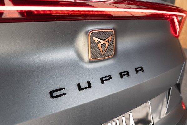 CUPRA Formentor 1.5 TSI Leer Camera ACC PDC Elektr. bedienbare achterklep Stuurverwarming Navi Climate voor & achter Stoelverwarming Virtual cockpit Keyless Entry & Go LM velgen