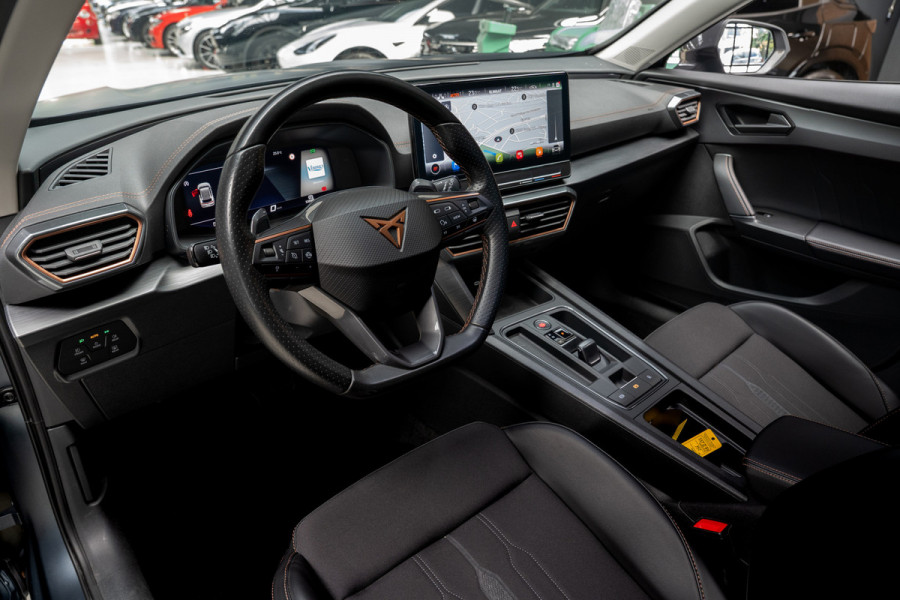 CUPRA Formentor 1.5 TSI Leer Camera ACC PDC Elektr. bedienbare achterklep Stuurverwarming Navi Climate voor & achter Stoelverwarming Virtual cockpit Keyless Entry & Go LM velgen