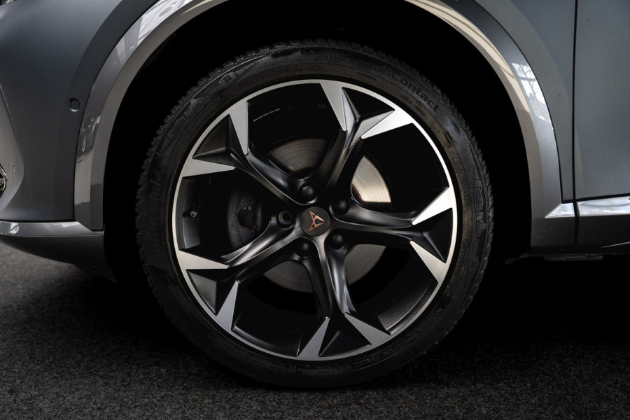 CUPRA Formentor 1.5 TSI Leer Camera ACC PDC Elektr. bedienbare achterklep Stuurverwarming Navi Climate voor & achter Stoelverwarming Virtual cockpit Keyless Entry & Go LM velgen