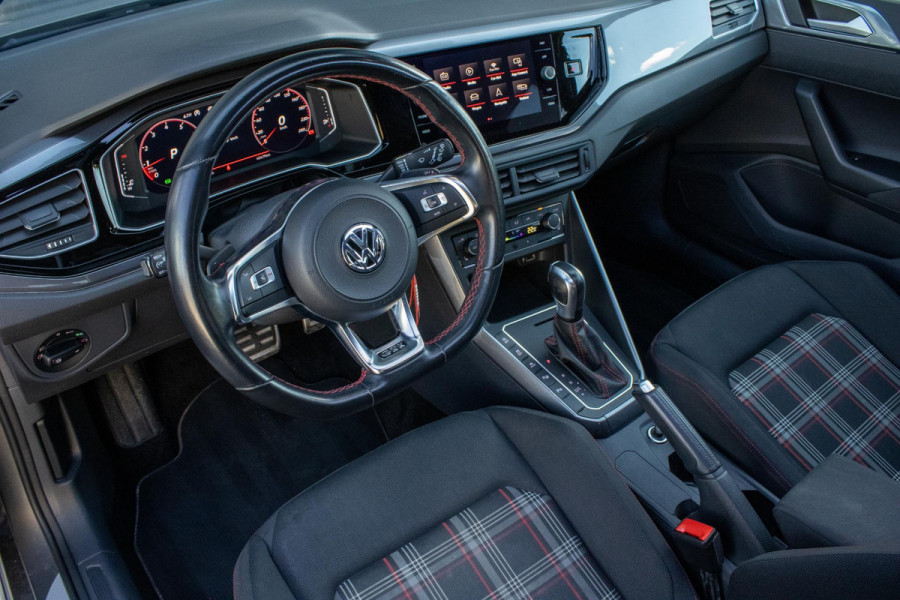 Volkswagen Polo 2.0 TSI GTI PANO Virtuele Cockpit Stoelverwarming Parkeerhulp