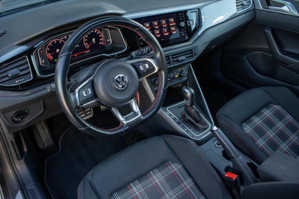Volkswagen Polo 2.0 TSI GTI PANO Virtuele Cockpit Stoelverwarming Parkeerhulp