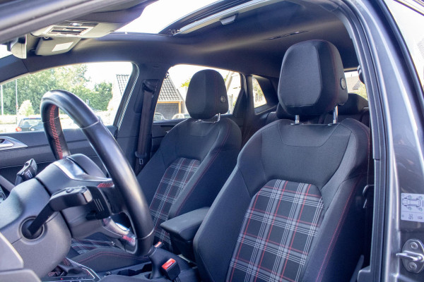 Volkswagen Polo 2.0 TSI GTI PANO Virtuele Cockpit Stoelverwarming Parkeerhulp