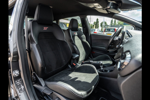 Ford Fiesta 1.5 EcoBoost 200PK ST-3 | Recaro | B&O Sound | LED | Winter Pack