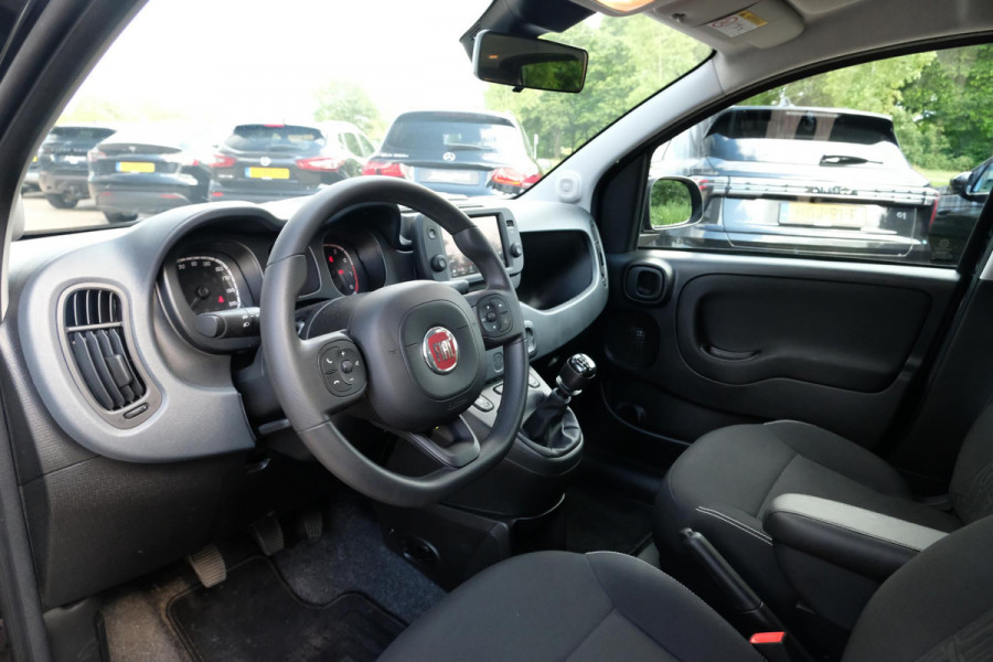 Fiat Panda 1.0 Hybrid RED Cross 69 PK | CarPlay | DAB | LED Verlichting | Lichtmetalen Velgen | Elektrisch Afstelbare Spiegels