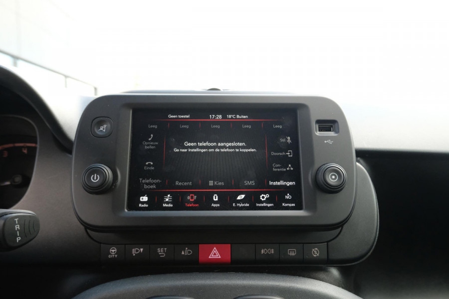Fiat Panda 1.0 Hybrid RED Cross 69 PK | CarPlay | DAB | LED Verlichting | Lichtmetalen Velgen | Elektrisch Afstelbare Spiegels