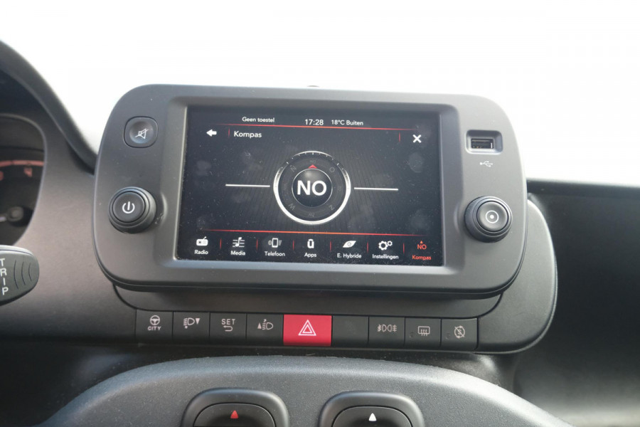 Fiat Panda 1.0 Hybrid RED Cross 69 PK | CarPlay | DAB | LED Verlichting | Lichtmetalen Velgen | Elektrisch Afstelbare Spiegels