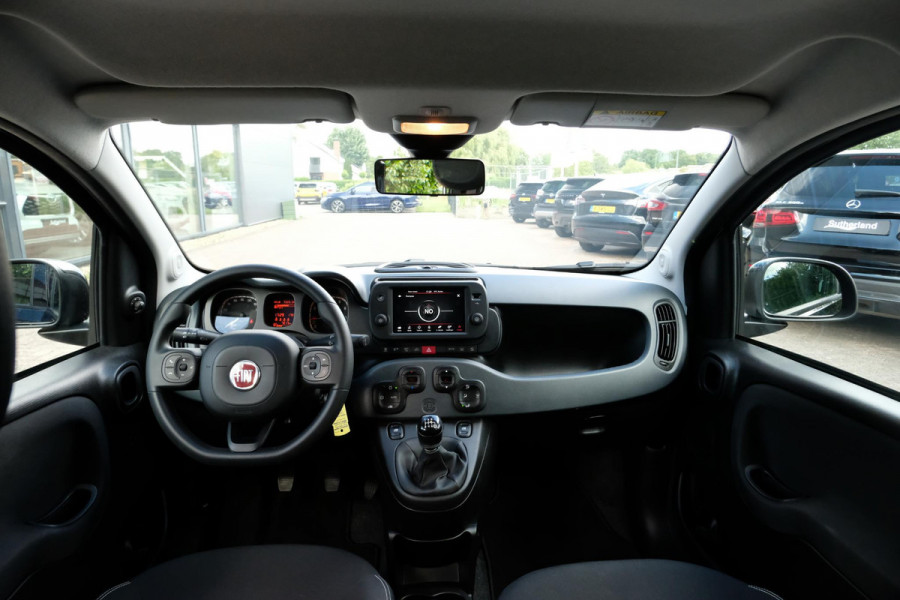 Fiat Panda 1.0 Hybrid RED Cross 69 PK | CarPlay | DAB | LED Verlichting | Lichtmetalen Velgen | Elektrisch Afstelbare Spiegels