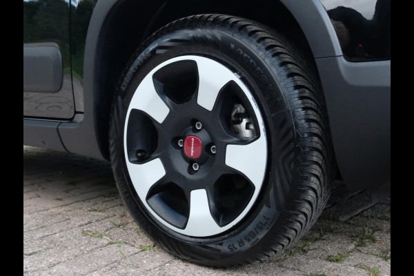 Fiat Panda 1.0 Hybrid RED Cross 69 PK | CarPlay | DAB | LED Verlichting | Lichtmetalen Velgen | Elektrisch Afstelbare Spiegels