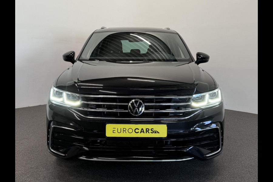Volkswagen Tiguan 1.4 TSI eHybrid R-Line Business+ Automaat Trekhaak Panoramadak Navigatie IQ Light Stoel en Stuurverwarming Draadloze telefoonlader Digital Cockpit Climate Control Parkeersensoren 19 Inch