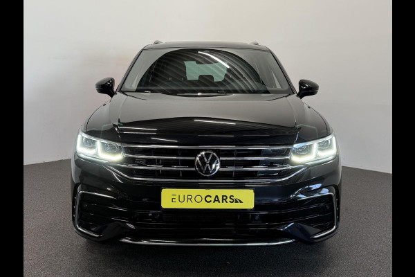 Volkswagen Tiguan 1.4 TSI eHybrid R-Line Business+ Automaat Trekhaak Panoramadak Navigatie IQ Light Stoel en Stuurverwarming Draadloze telefoonlader Digital Cockpit Climate Control Parkeersensoren 19 Inch