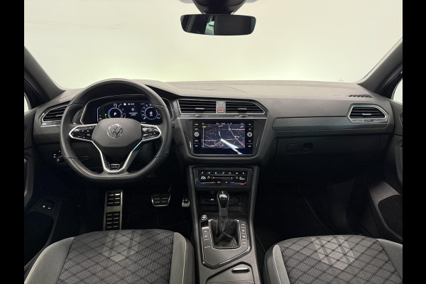 Volkswagen Tiguan 1.4 TSI eHybrid R-Line Business+ Automaat Trekhaak Panoramadak Navigatie IQ Light Stoel en Stuurverwarming Draadloze telefoonlader Digital Cockpit Climate Control Parkeersensoren 19 Inch