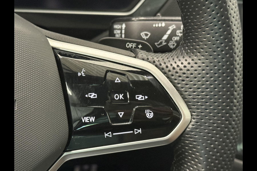 Volkswagen Tiguan 1.4 TSI eHybrid R-Line Business+ Automaat Trekhaak Panoramadak Navigatie IQ Light Stoel en Stuurverwarming Draadloze telefoonlader Digital Cockpit Climate Control Parkeersensoren 19 Inch