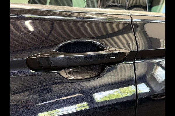 Volkswagen Tiguan 1.4 TSI eHybrid R-Line Business+ Automaat Trekhaak Panoramadak Navigatie IQ Light Stoel en Stuurverwarming Draadloze telefoonlader Digital Cockpit Climate Control Parkeersensoren 19 Inch