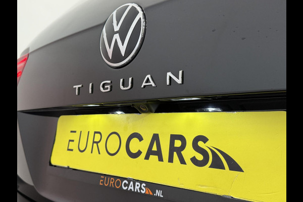 Volkswagen Tiguan 1.4 TSI eHybrid R-Line Business+ Automaat Trekhaak Panoramadak Navigatie IQ Light Stoel en Stuurverwarming Draadloze telefoonlader Digital Cockpit Climate Control Parkeersensoren 19 Inch