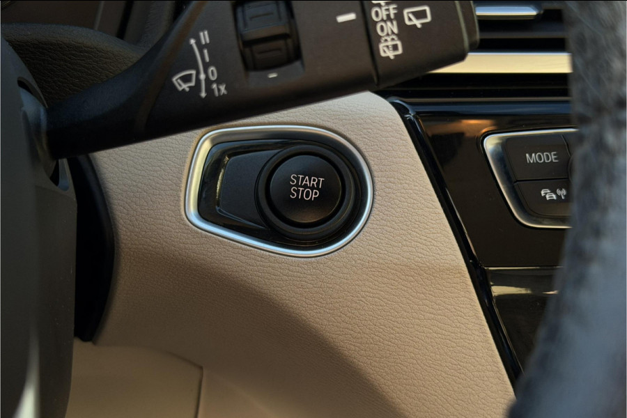 BMW X1 xDrive25e | Leder | Camera | Head-Up | Groot Navi | LED | Elektrische Klep