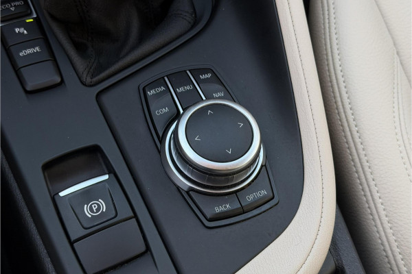 BMW X1 xDrive25e | Leder | Camera | Head-Up | Groot Navi | LED | Elektrische Klep