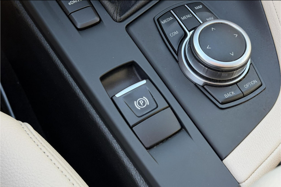 BMW X1 xDrive25e | Leder | Camera | Head-Up | Groot Navi | LED | Elektrische Klep