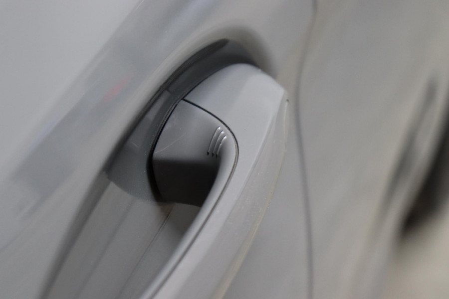 BMW 5 Serie Sedan 530e High Executive M Sport Pakket Automaat / Live Cockpit Professional / Trekhaak / Laserlight / Comfortstoelen / Driving Assistant Professional / 19 Inch / Harman Kardon / Stoelverwarming / DAB / Parkeerhulp Plus / Stoelverwarming / Extra Getint Glas