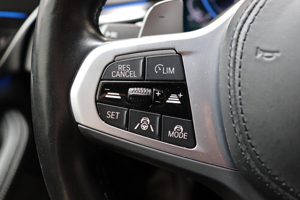 BMW 5 Serie Sedan 530e High Executive M Sport Pakket Automaat / Live Cockpit Professional / Trekhaak / Laserlight / Comfortstoelen / Driving Assistant Professional / 19 Inch / Harman Kardon / Stoelverwarming / DAB / Parkeerhulp Plus / Stoelverwarming / Extra Getint Glas