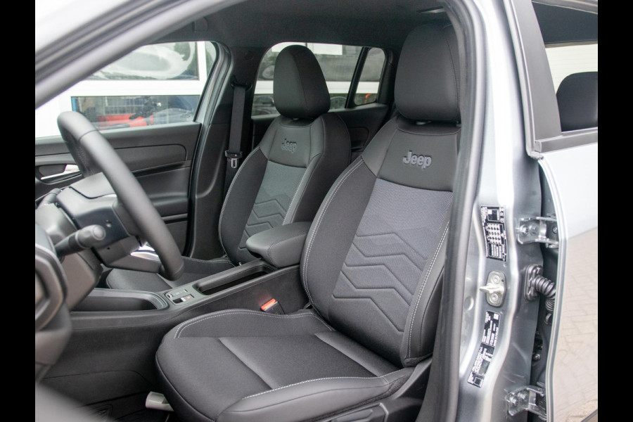 Jeep Avenger 1.2 e-Hybrid Black Edition | Infotainment&Conv. Pack | Winter Pack | Bicolore