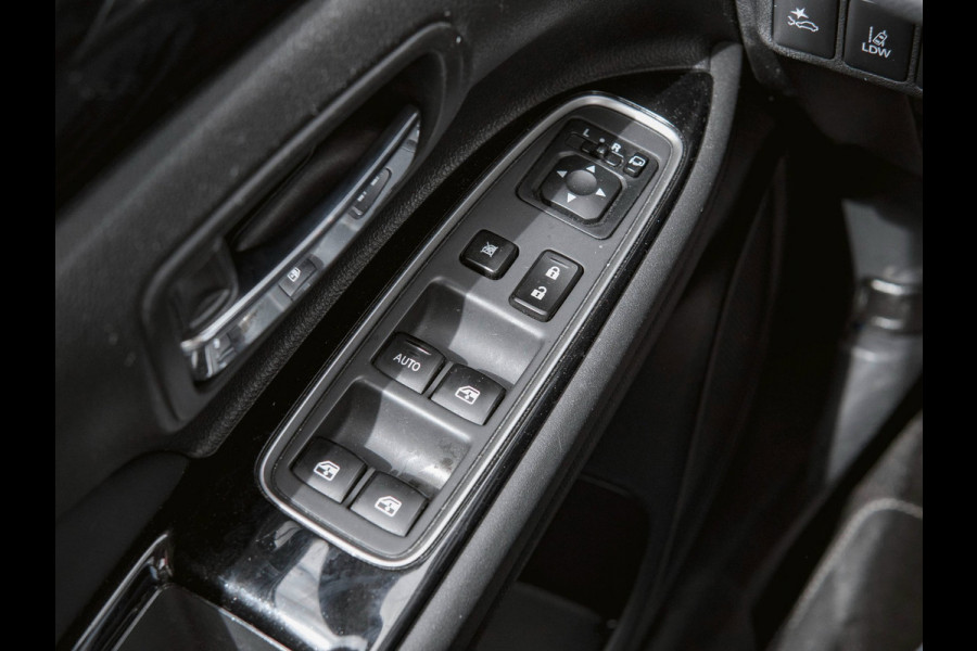 Mitsubishi Outlander 2.0 PHEV Premium | TREKHAAK | PANO | LEDER | 360 CAMERA