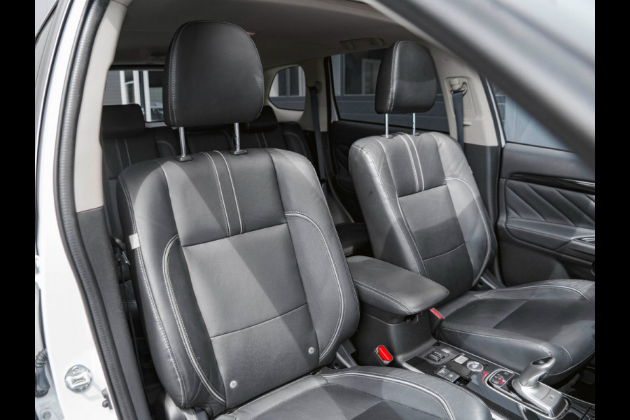 Mitsubishi Outlander 2.0 PHEV Premium | TREKHAAK | PANO | LEDER | 360 CAMERA
