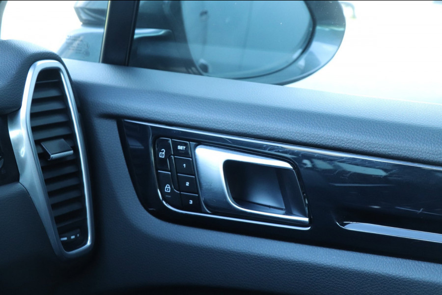 Porsche Cayenne Coupé 3.0 E-Hybrid | SportDesign| ACC | Bose | VOL!