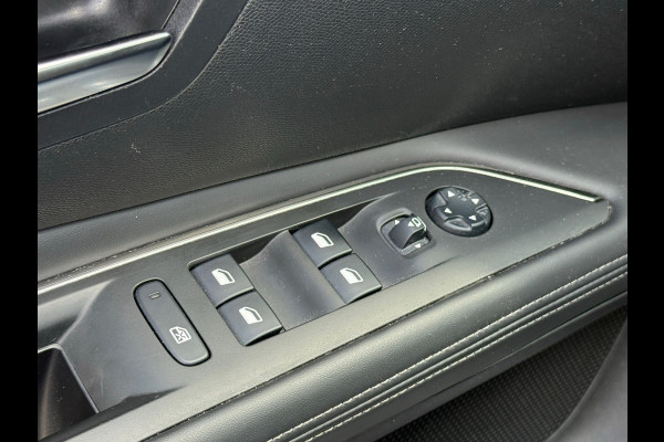 Peugeot 3008 1.2 PureTech AGC Allure / Stoelverwarming / LED