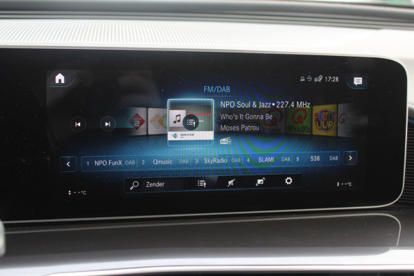 Mercedes-Benz EQC 400 4MATIC Business Solution AMG 80 kWh / Trekhaak / Schuifdak / 360Camera / Head-up / Burmester / Leder / 20'' / Matrix LED / CarPlay / Dodehoek / DAB / ACC