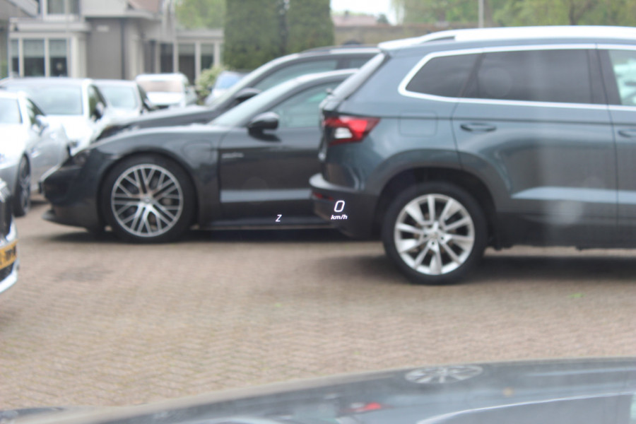 Mercedes-Benz EQC 400 4MATIC Business Solution AMG 80 kWh / Trekhaak / Schuifdak / 360Camera / Head-up / Burmester / Leder / 20'' / Matrix LED / CarPlay / Dodehoek / DAB / ACC