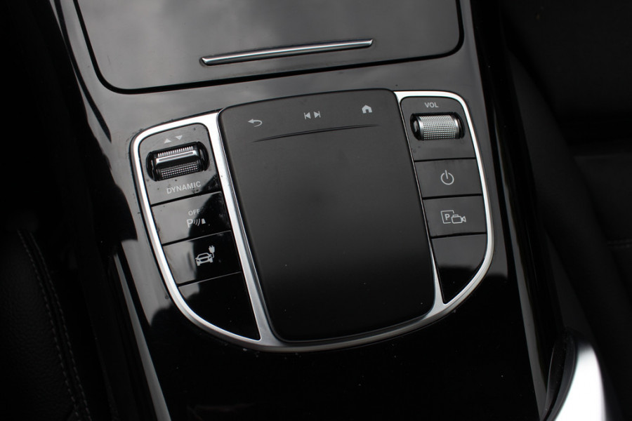 Mercedes-Benz EQC 400 4MATIC Business Solution AMG 80 kWh / Trekhaak / Schuifdak / 360Camera / Head-up / Burmester / Leder / 20'' / Matrix LED / CarPlay / Dodehoek / DAB / ACC