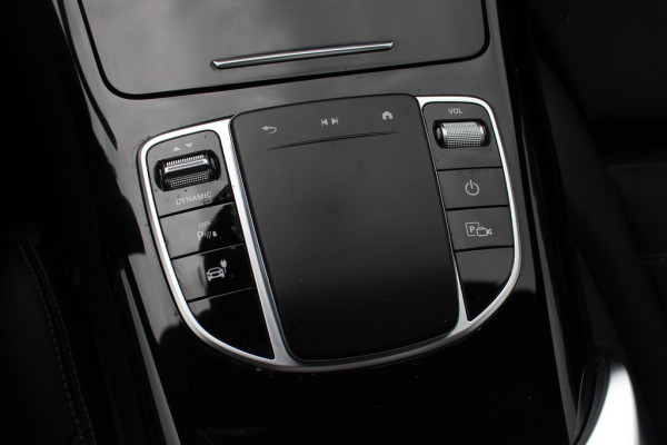 Mercedes-Benz EQC 400 4MATIC Business Solution AMG 80 kWh / Trekhaak / Schuifdak / 360Camera / Head-up / Burmester / Leder / 20'' / Matrix LED / CarPlay / Dodehoek / DAB / ACC